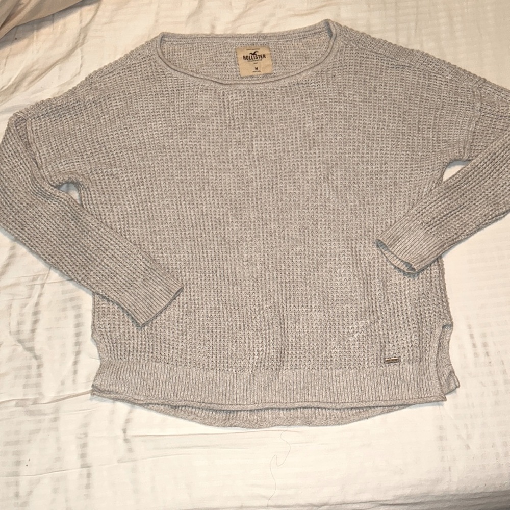HOLLISTER gray waffle-knit sweater
